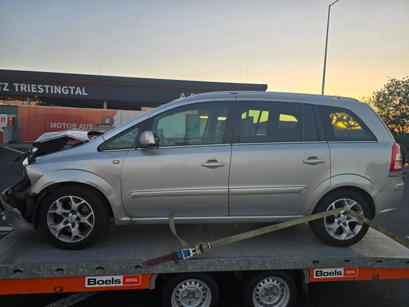 Opel Zafira (Unfallwagen) - Bild 9