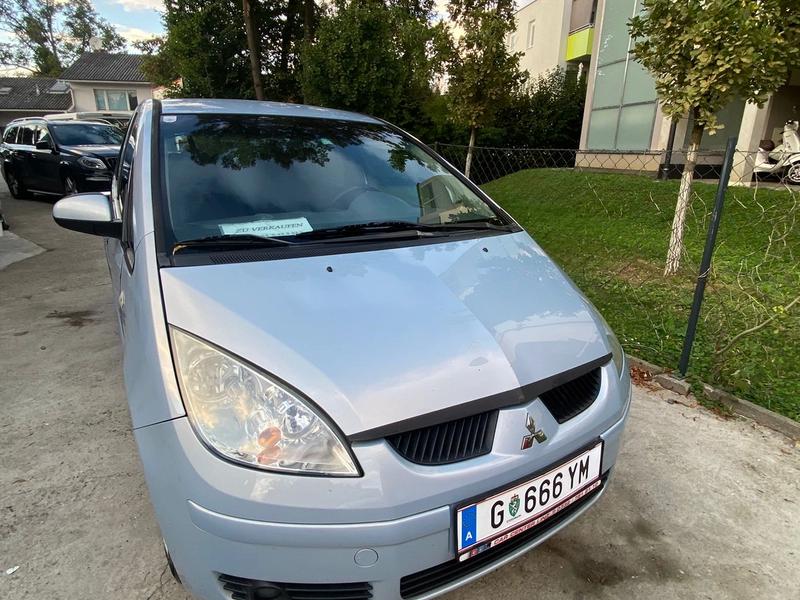 undefined Mitsubishi Colt