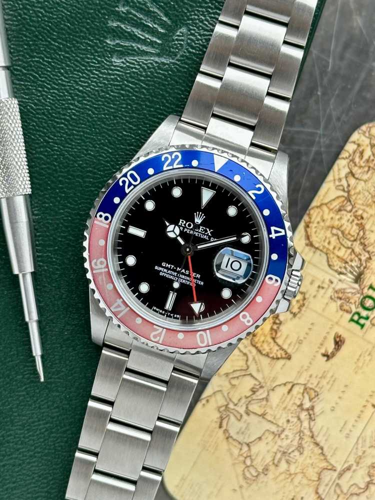 Featured image for Rolex GMT-Master "Pepsi" 16700 Black 1997 with original box and papers