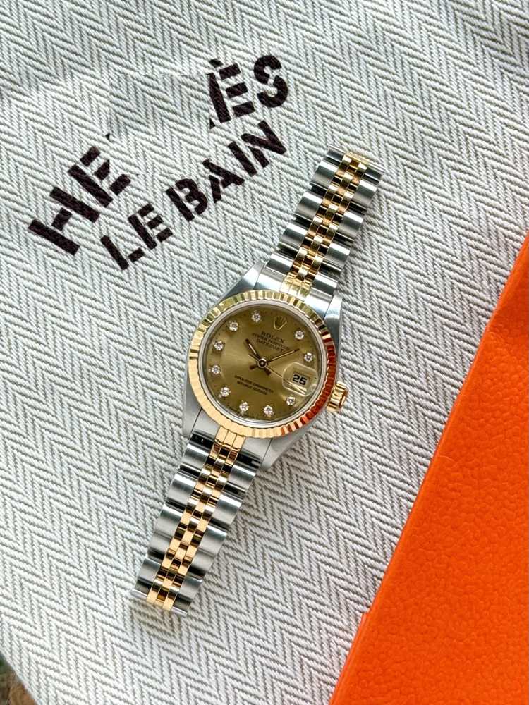 Wrist shot image for Rolex Lady-Datejust "Diamond" 69173 Gold 1993 with original box and papers-2