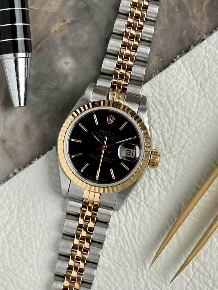 Featured image for Rolex Lady-Datejust 69173 Black 1990 with original box and papers