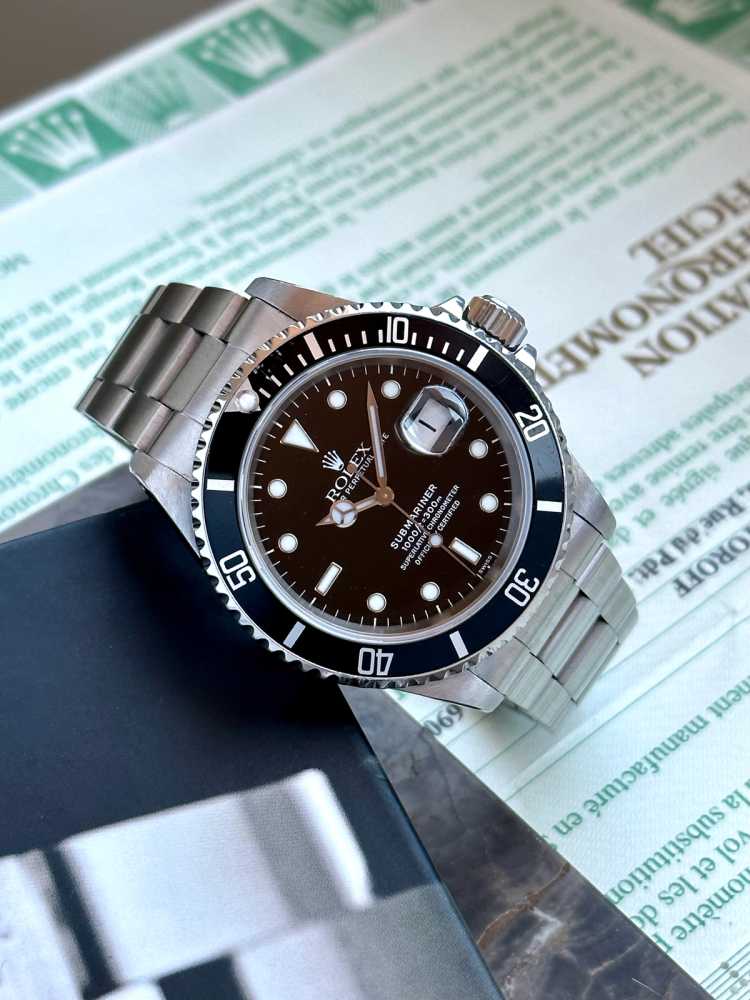 Image for Rolex Submariner "Swiss" 16610 Black 1997 with original box and papers
