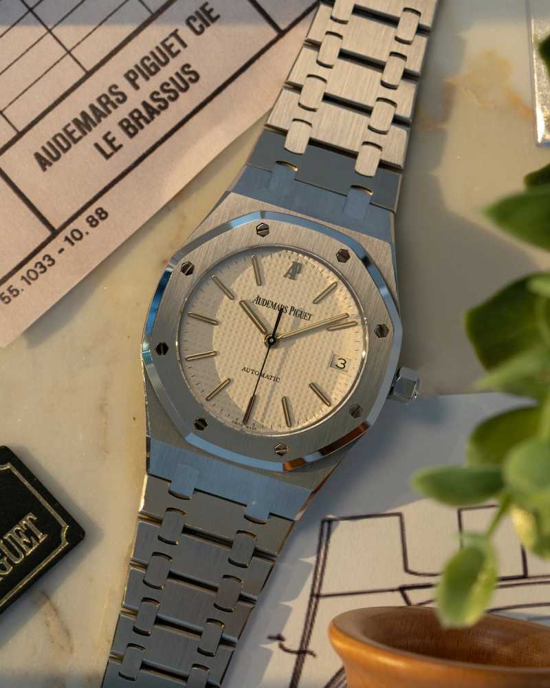 Featured image for Audemars Piguet Royal Oak "White dial" 14790ST White 1996 with original box and papers