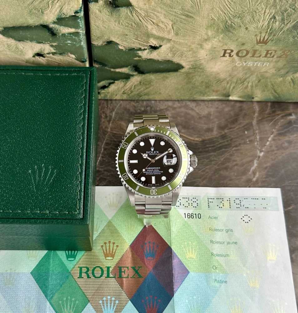 Detail image for Rolex Submariner "Flat Four" 16610LV Black 2004 with original box and papers
