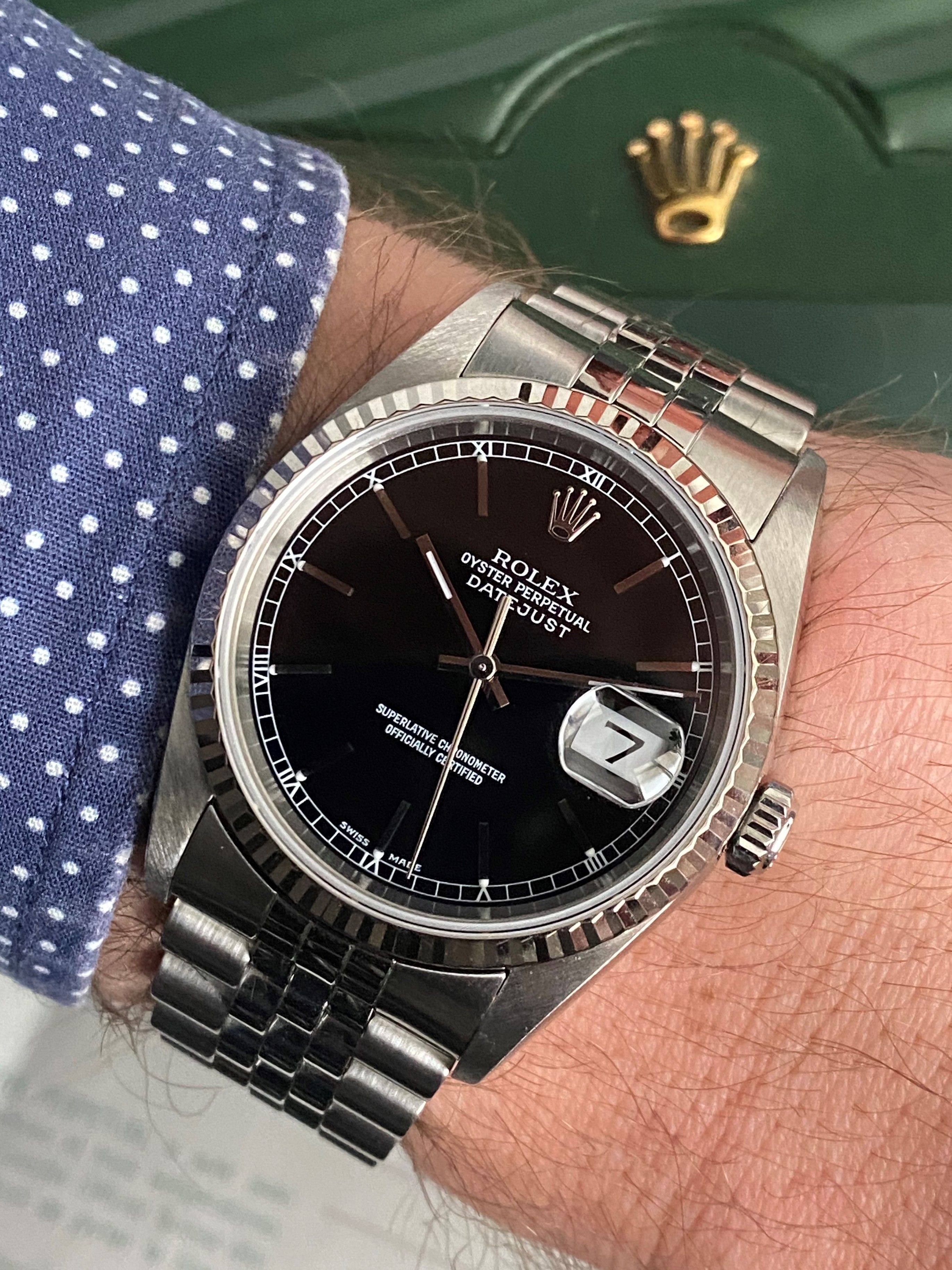 Rolex Datejust 16234 Black 2004 with original box and papers