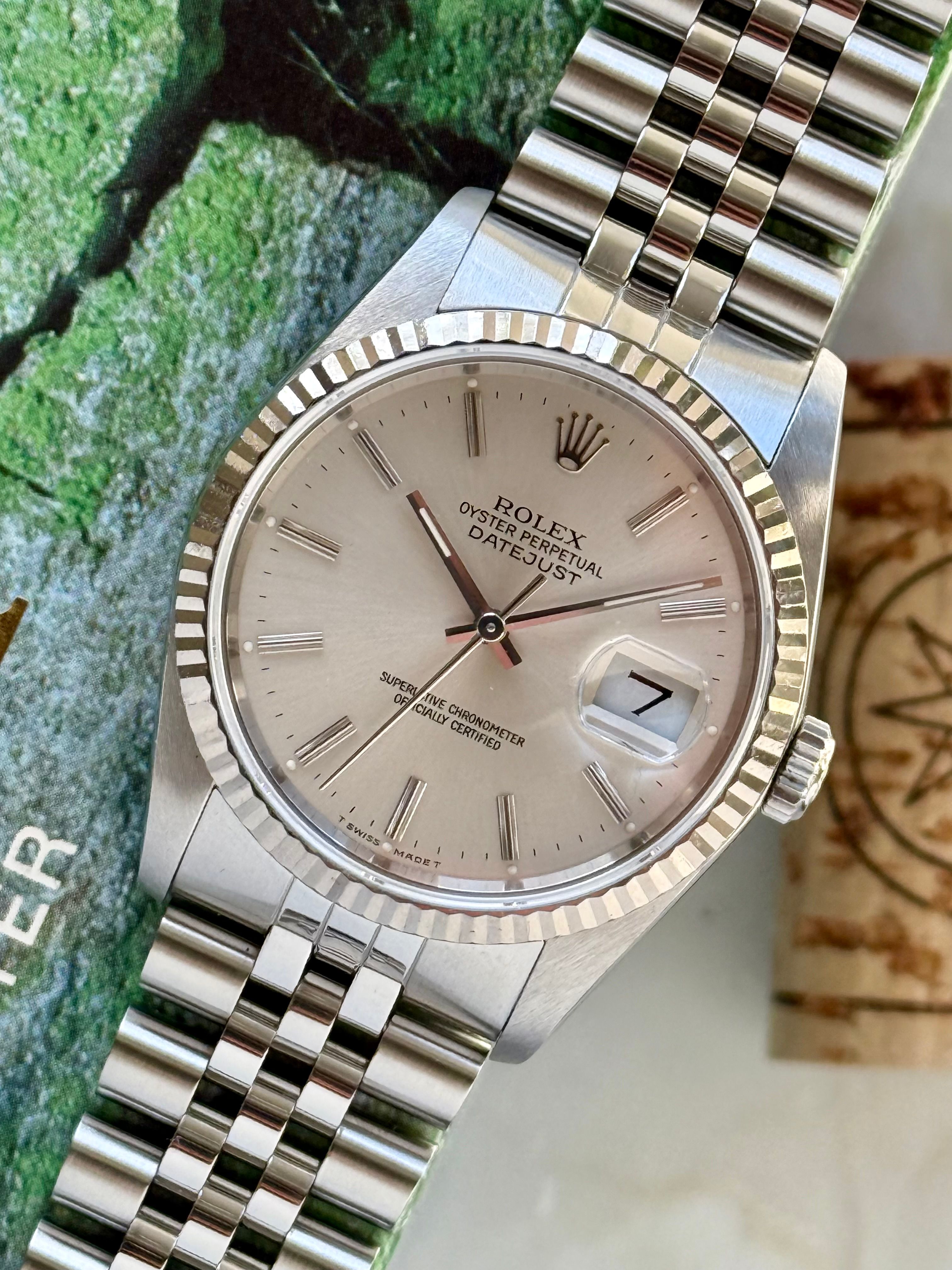 ROLEX DATEJUST 16234 4コマ Rolex Datejust 16234 Black 2002 with original box and papers
