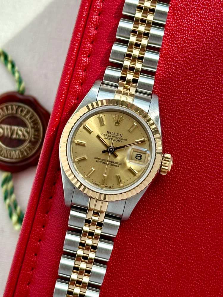 Featured image for Rolex Lady-Datejust 69173 Gold 1986 with original box and papers