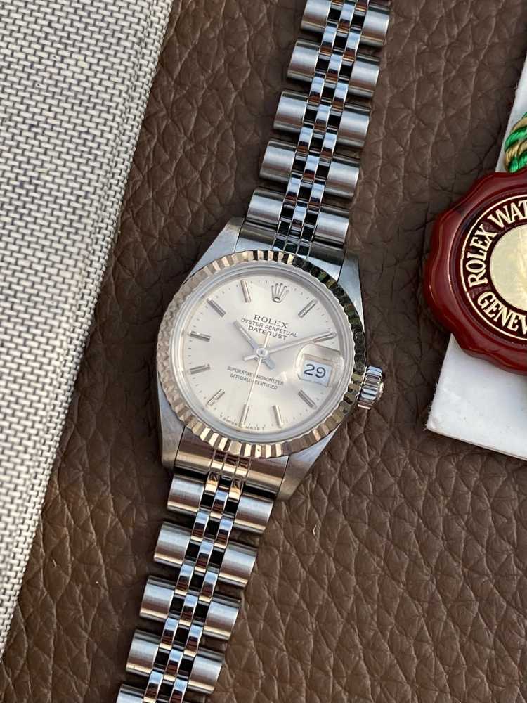 Featured image for Rolex Lady Datejust 69174 Silver 1993 with original box and papers
