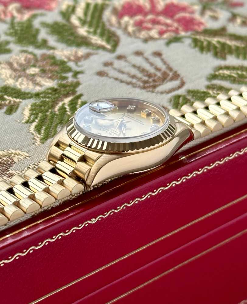 Image for Rolex Lady-Datejust "Diamond" 69178 Gold 1988 with original box and papers 2