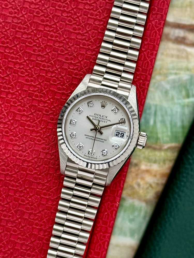 Featured image for Rolex Lady-Datejust "Diamond" 79179 Silver 1999 with original box and papers