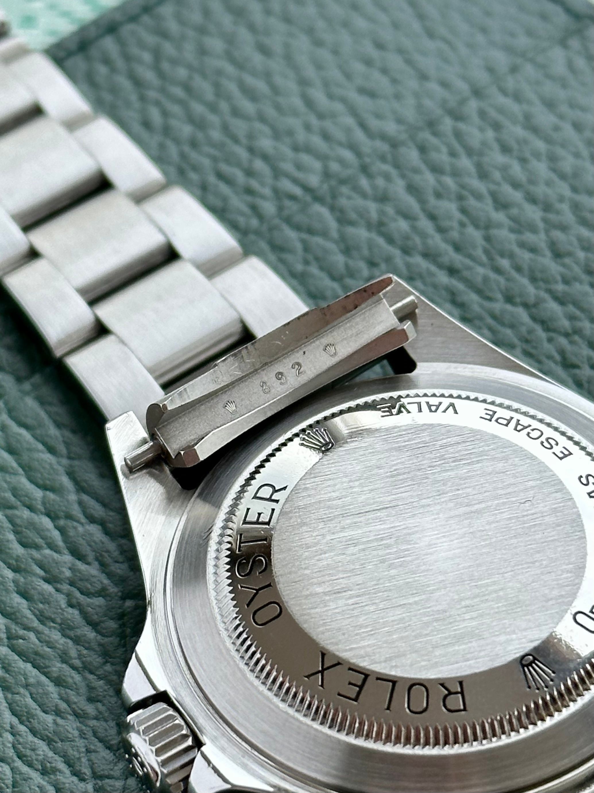 Rolex Sea-Dweller 16600 Black 2000 with original box and papers 2