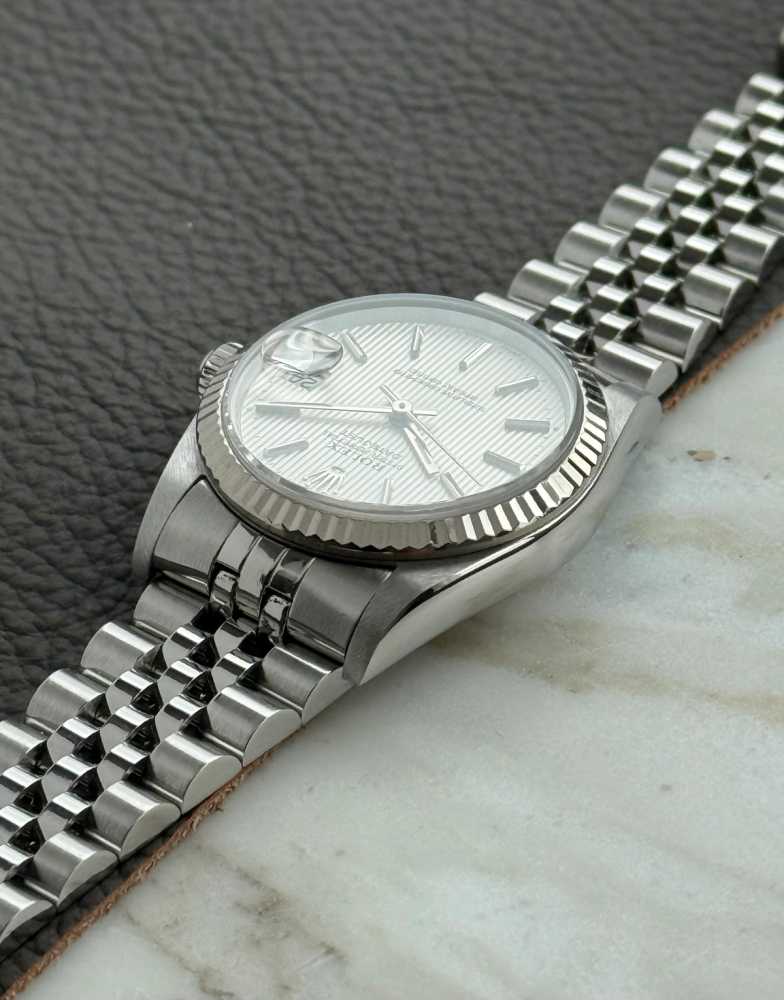 Image for Rolex Midsize Datejust 68274 Silver 1993 with original box and papers