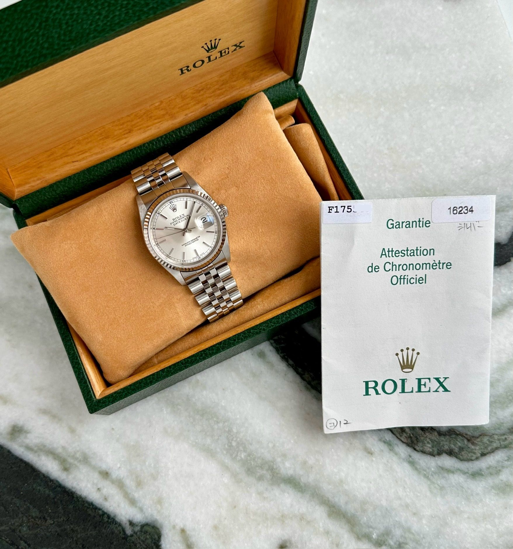 Rolex Datejust 16234 Silver 2004 with original box and papers
