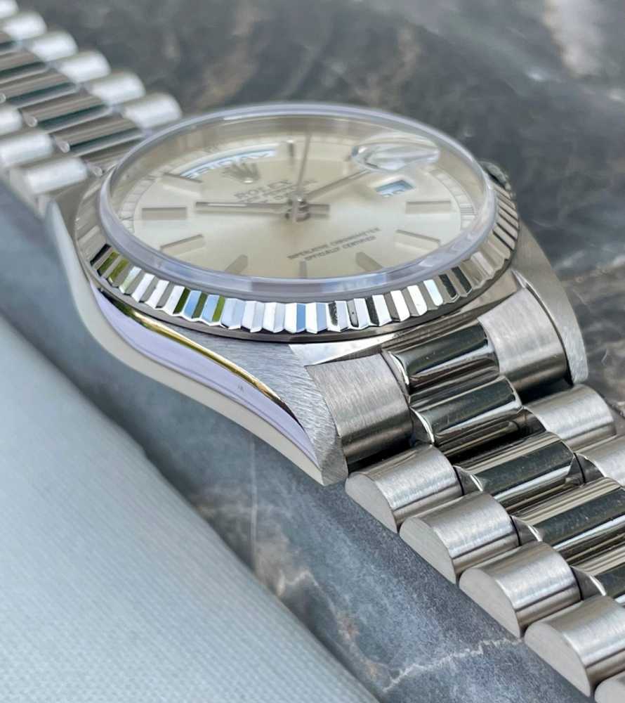 Image for Rolex Day-Date 18239 Silver 1990 with original box and papers