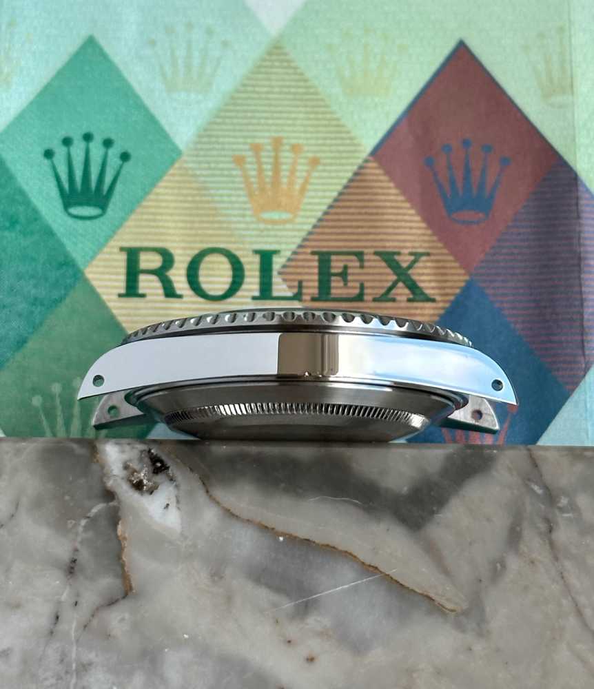 Detail image for Rolex Submariner 14060M Black 2005 with original box and papers