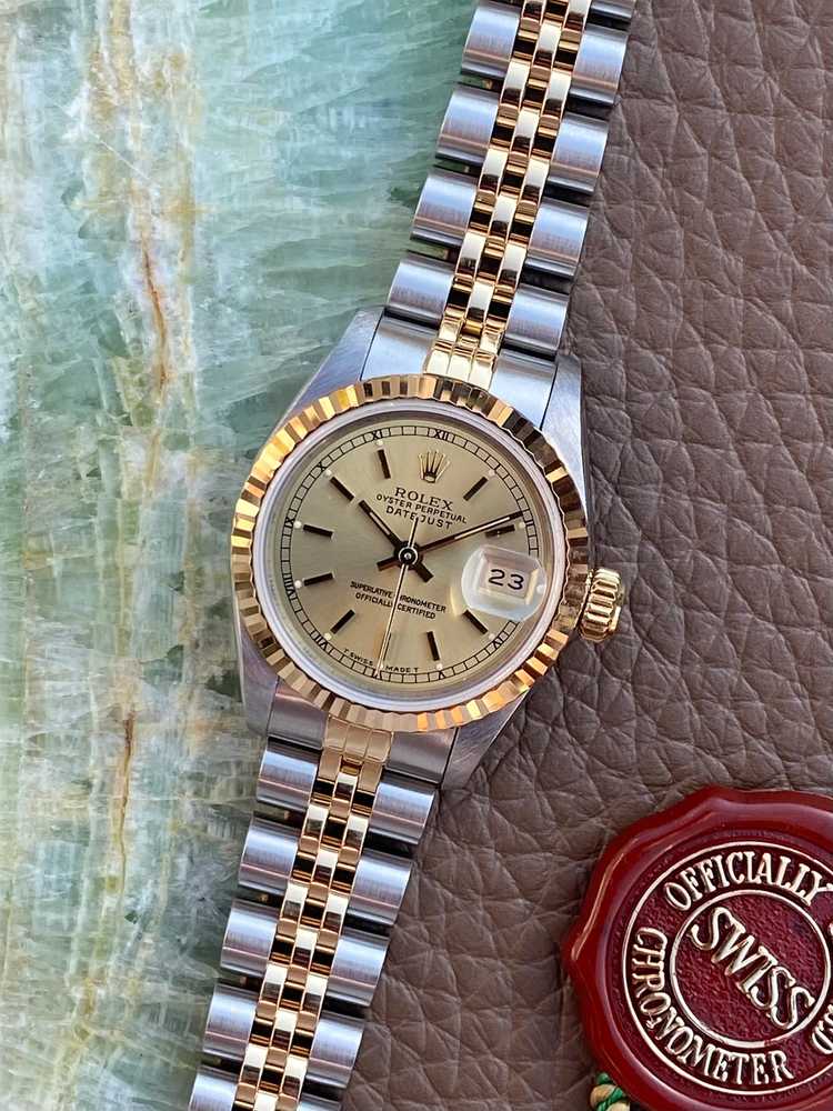 Featured image for Rolex Lady Datejust 69173 Gold 1989 with original box and papers