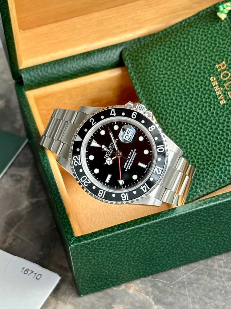 Detail image for Rolex GMT-Master II 16710 Black 2001 with original box and papers