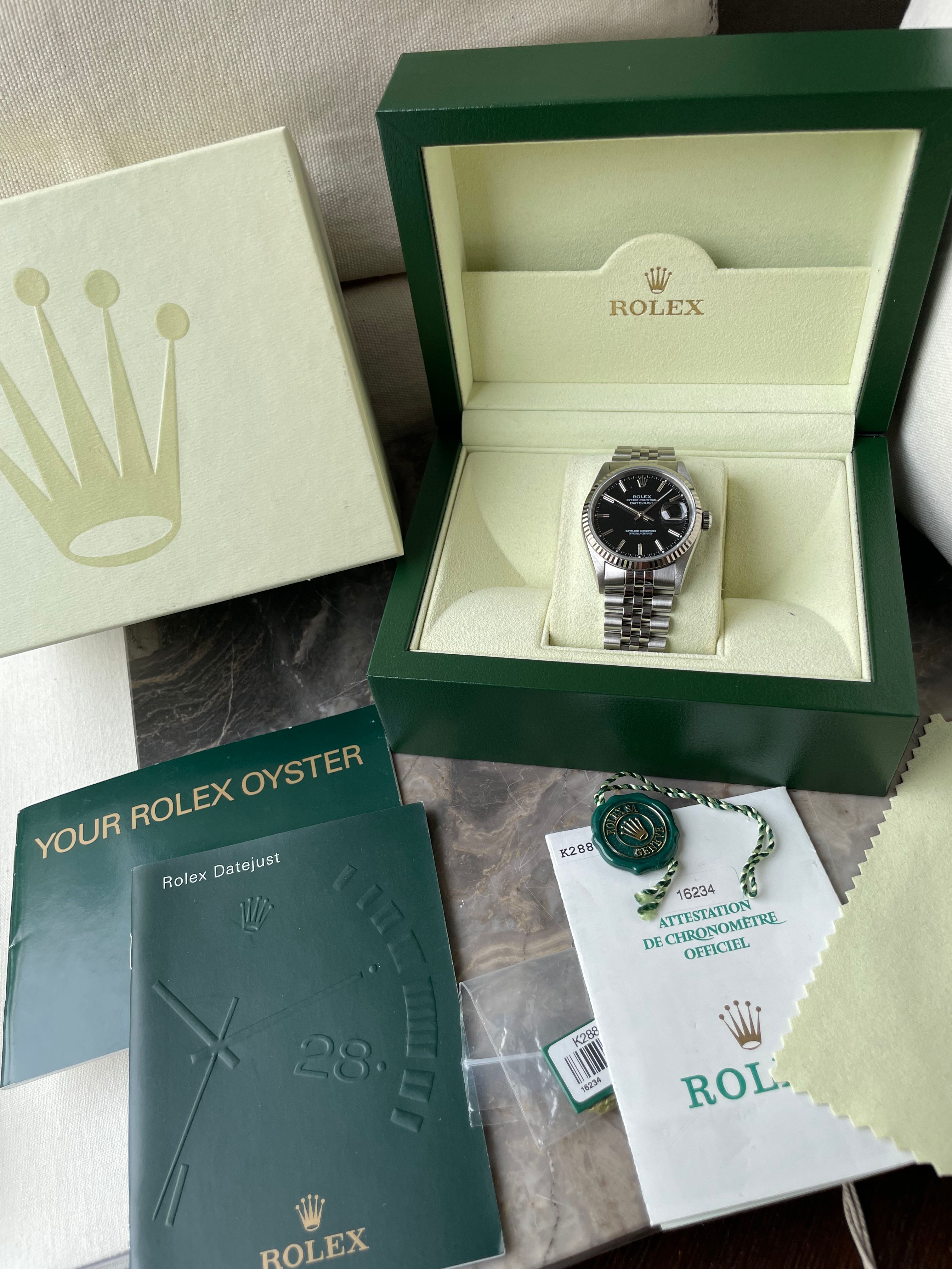 Rolex Datejust 16234 Black 2001 with original box and papers