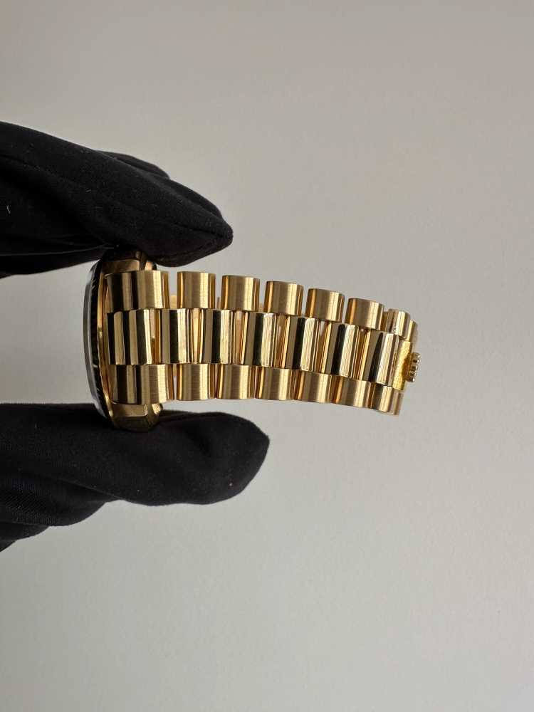 Image for Rolex Day-Date "Linen" 18238 Gold 1990 