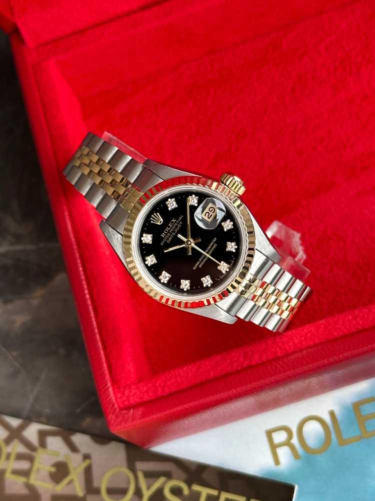 Wrist image for Rolex Lady-Datejust "Diamond" 69173 Black 1993 with original box and papers