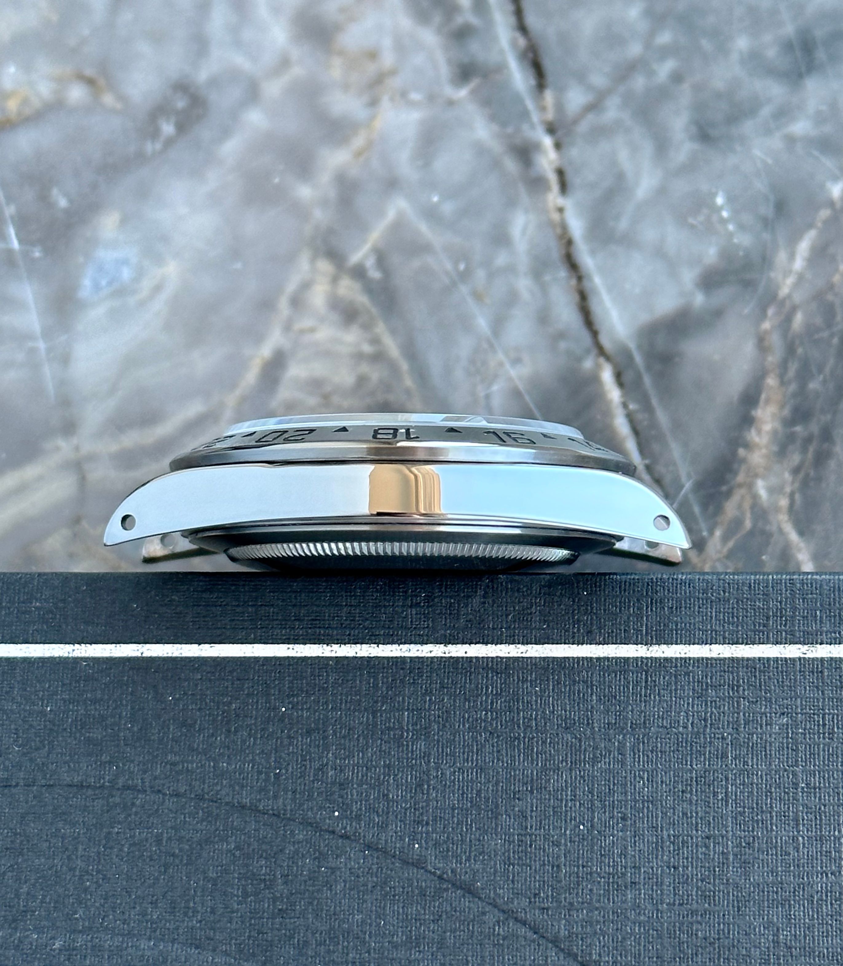 チロル Rolex Explorer II 