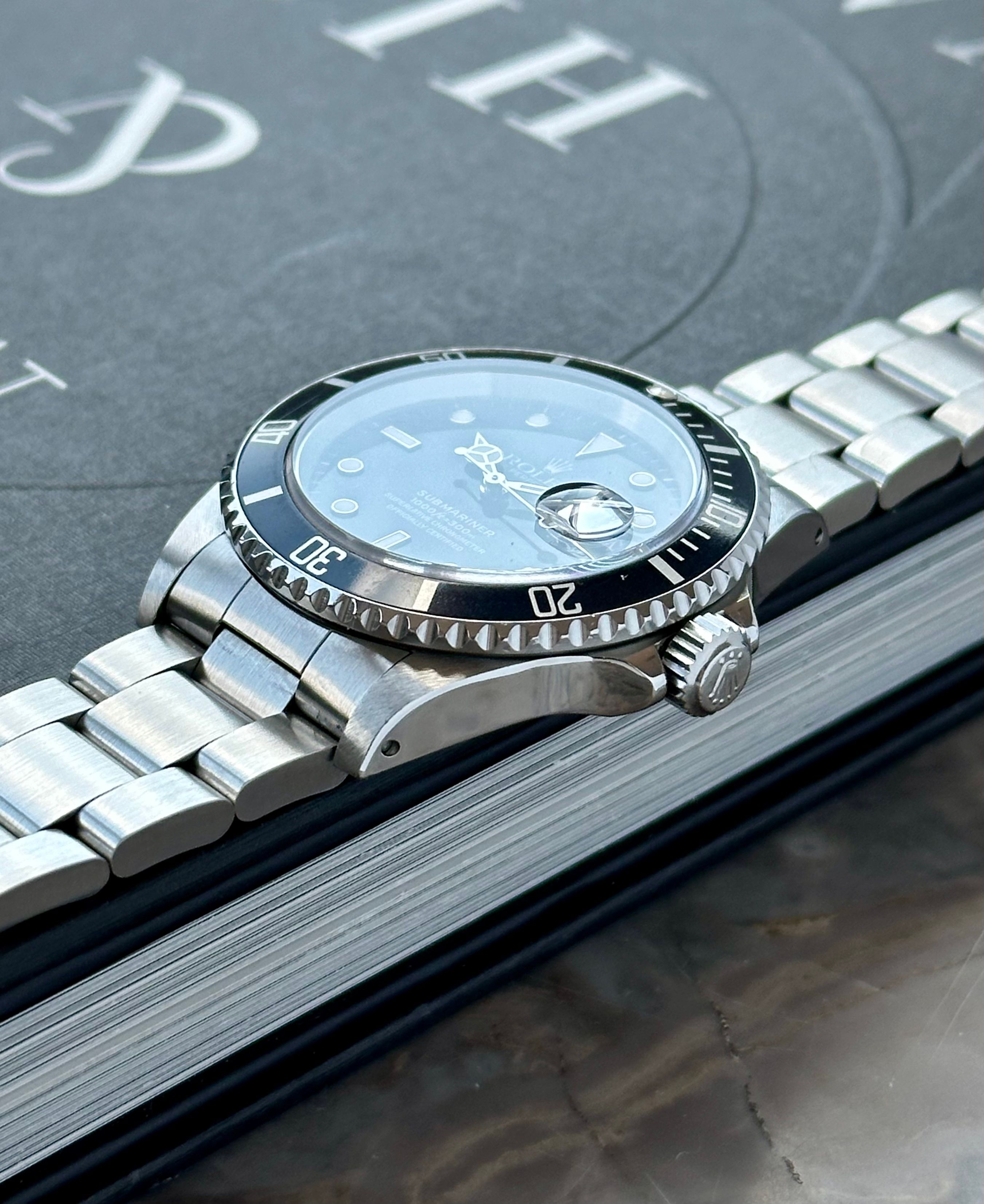 Rolex Submariner 16610 Black 1991 6
