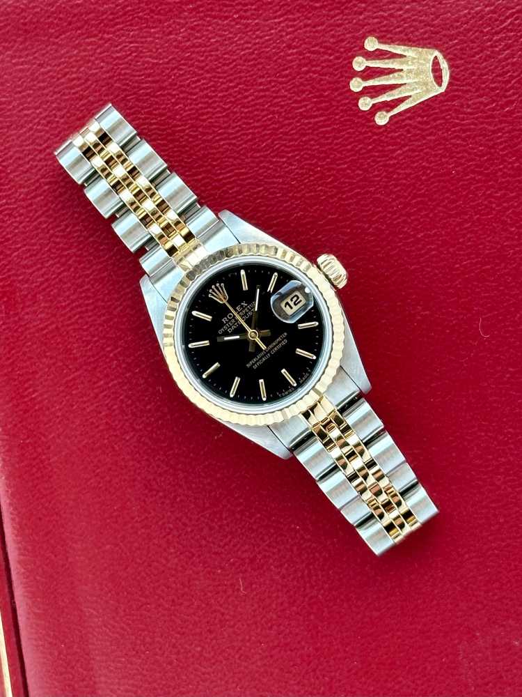 Wrist image for Rolex Lady-Datejust 69173 Black 1993 with original box and papers