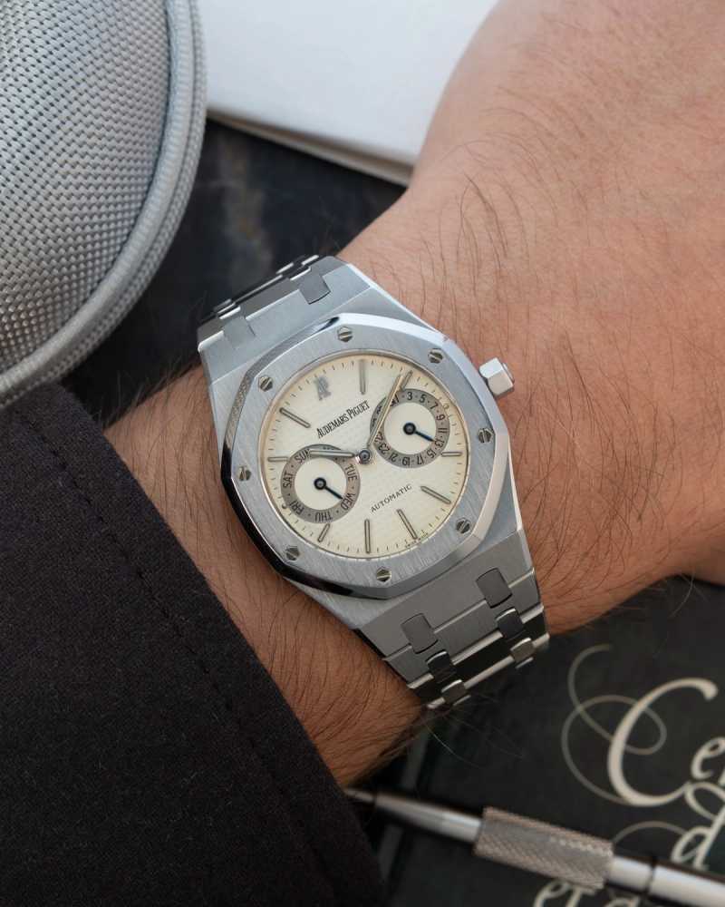 Wrist shot image for Audemars Piguet Royal Oak "Owl" 25572 ST Cream 1995 with original box and papers