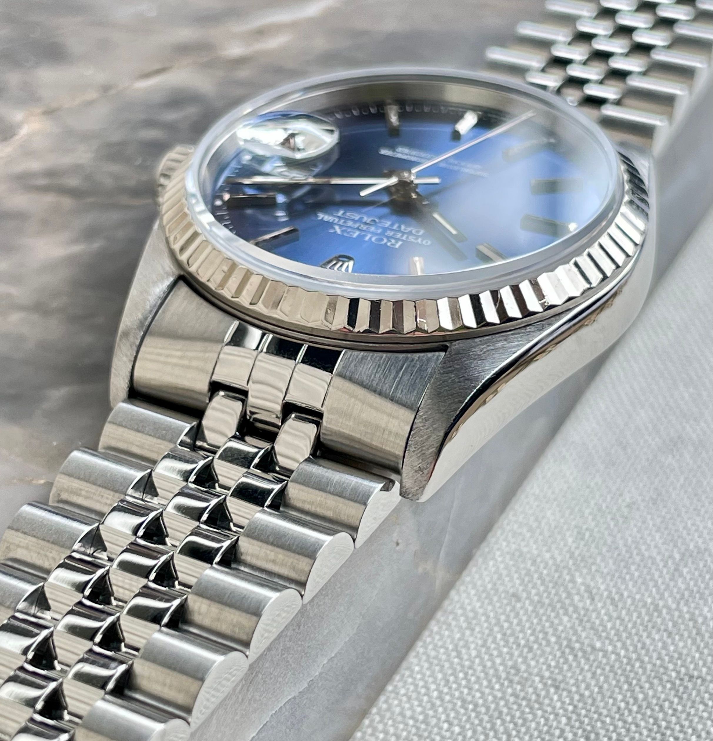 Rolex Datejust 16234 Blue 1994 with original box and papers 2