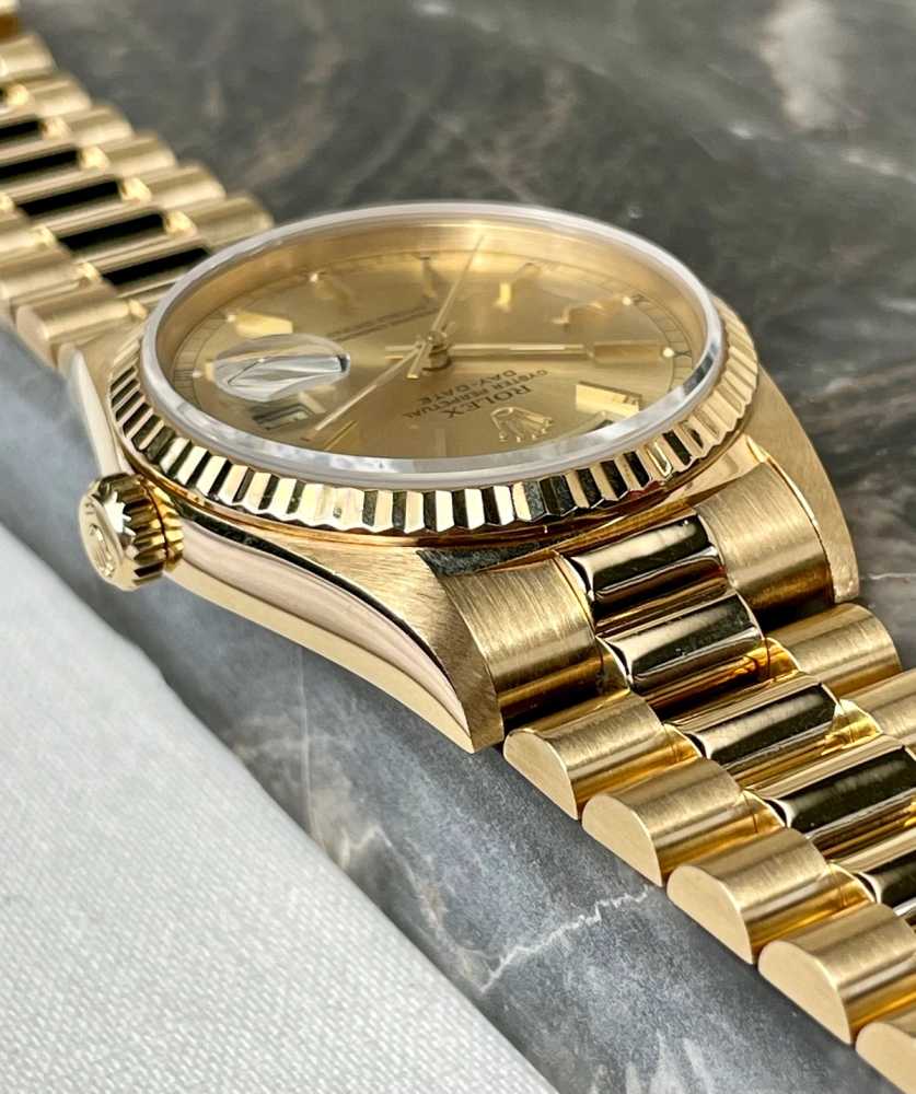 Image for Rolex Day-Date "Diamond" 18238 Gold 1989 with original box and papers