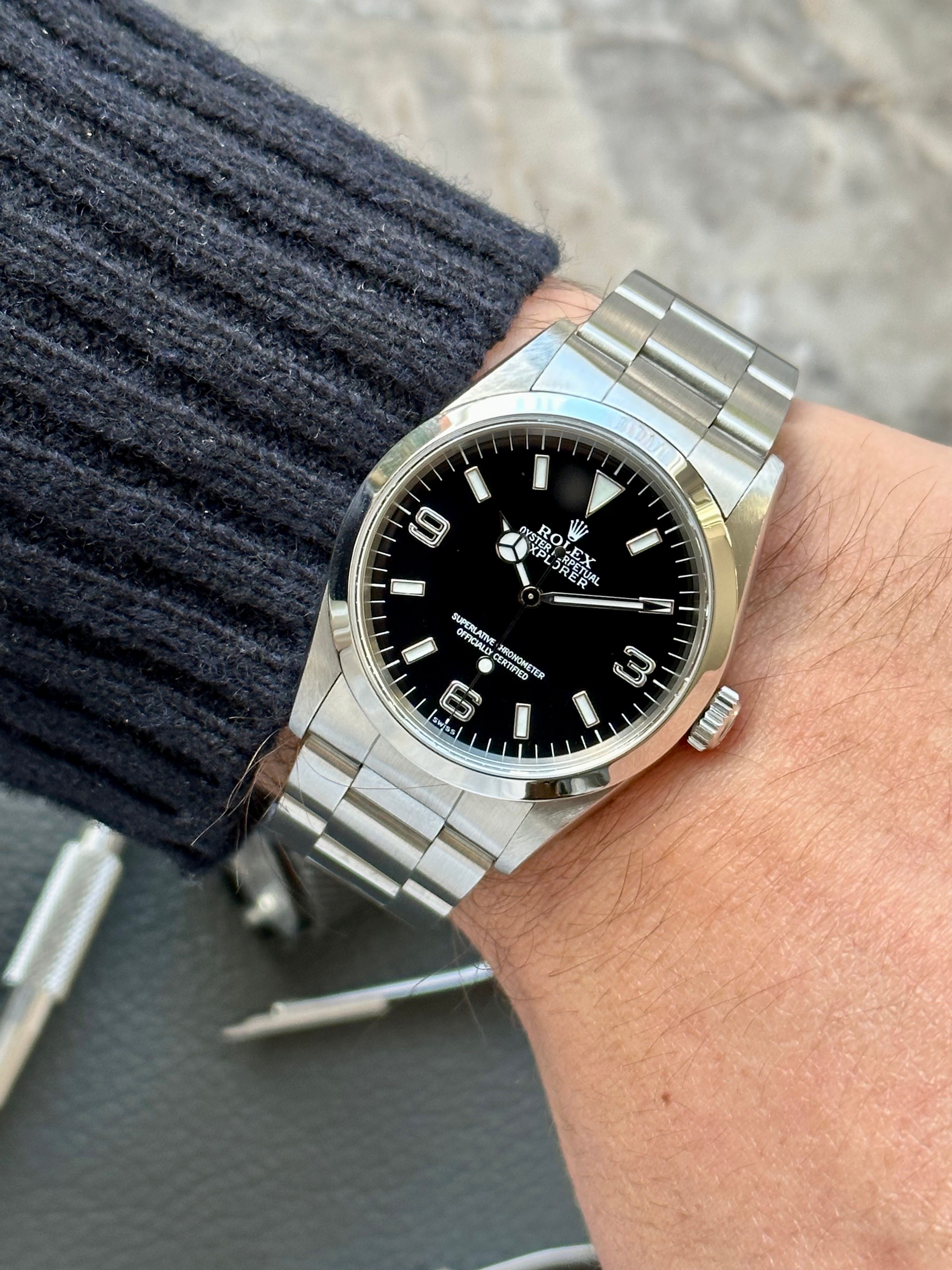 Rolex Explorer I 14270 Black 1998 with original box and papers