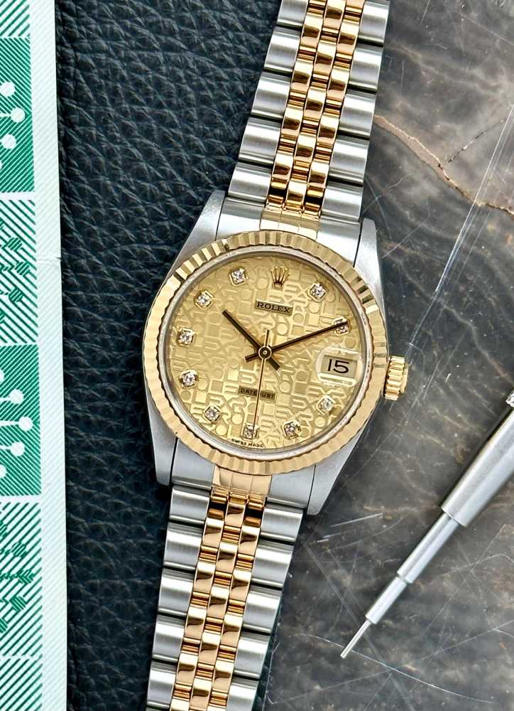 Featured image for Rolex Midsize Datejust "Diamond" 68273G Gold 1995 with original box and papers