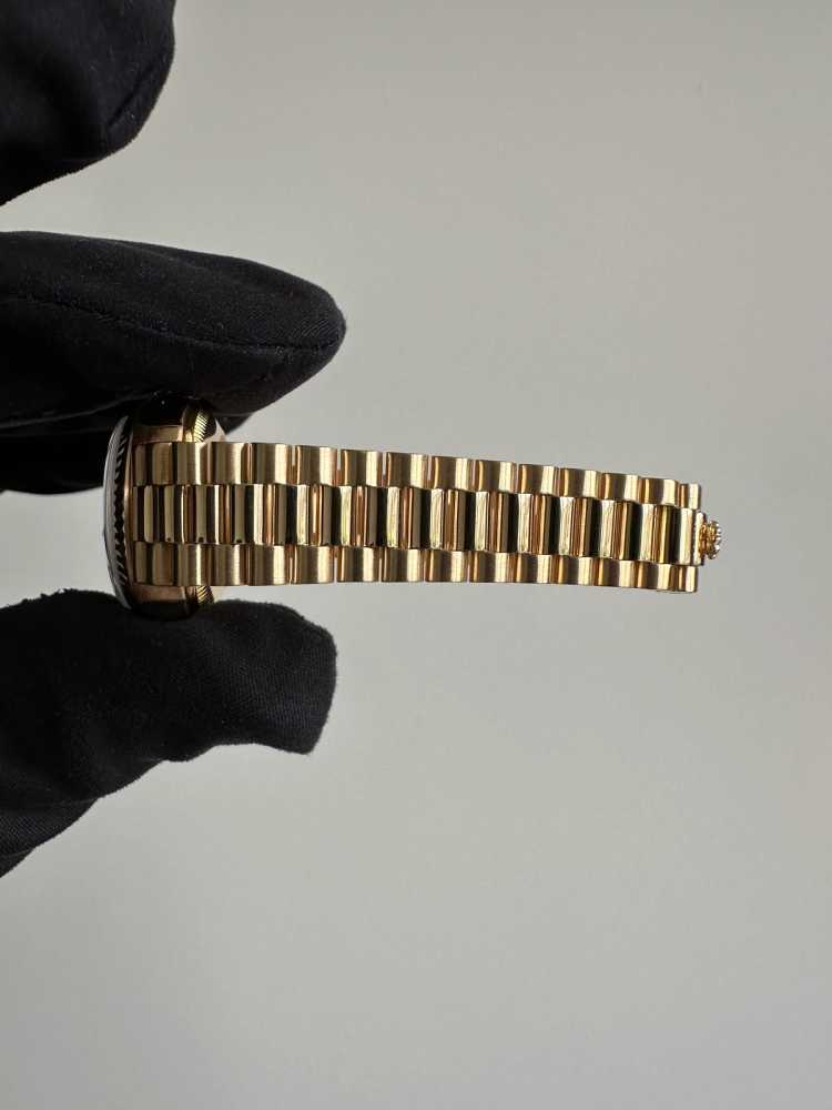 Image for Rolex Lady-Datejust "Diamond" 69178 Gold 1993 with original box and papers 2