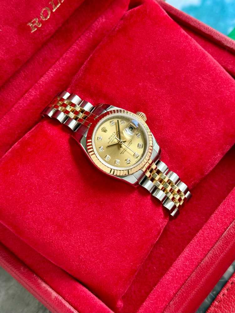 Wrist shot image for Rolex Lady-Datejust "Diamond" 179173 Gold 2007 with original box and papers
