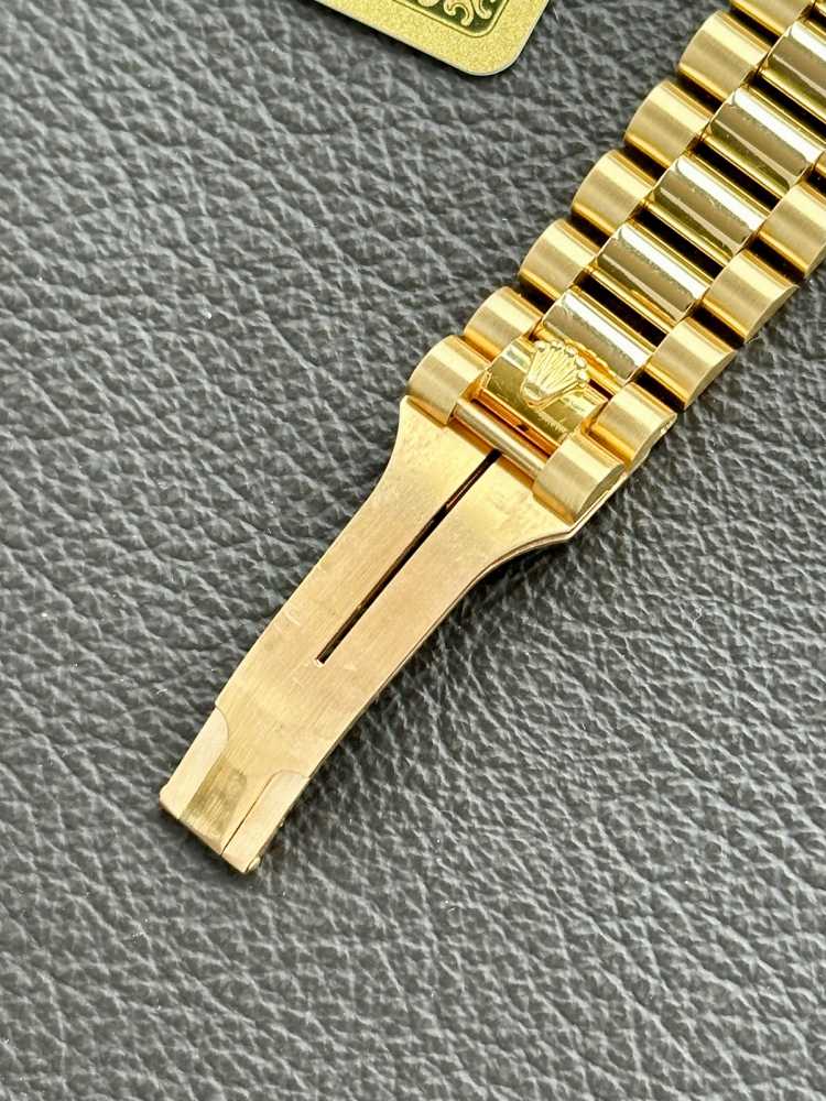 Image for Rolex Day-Date "Linen" 18238 Gold 1990 