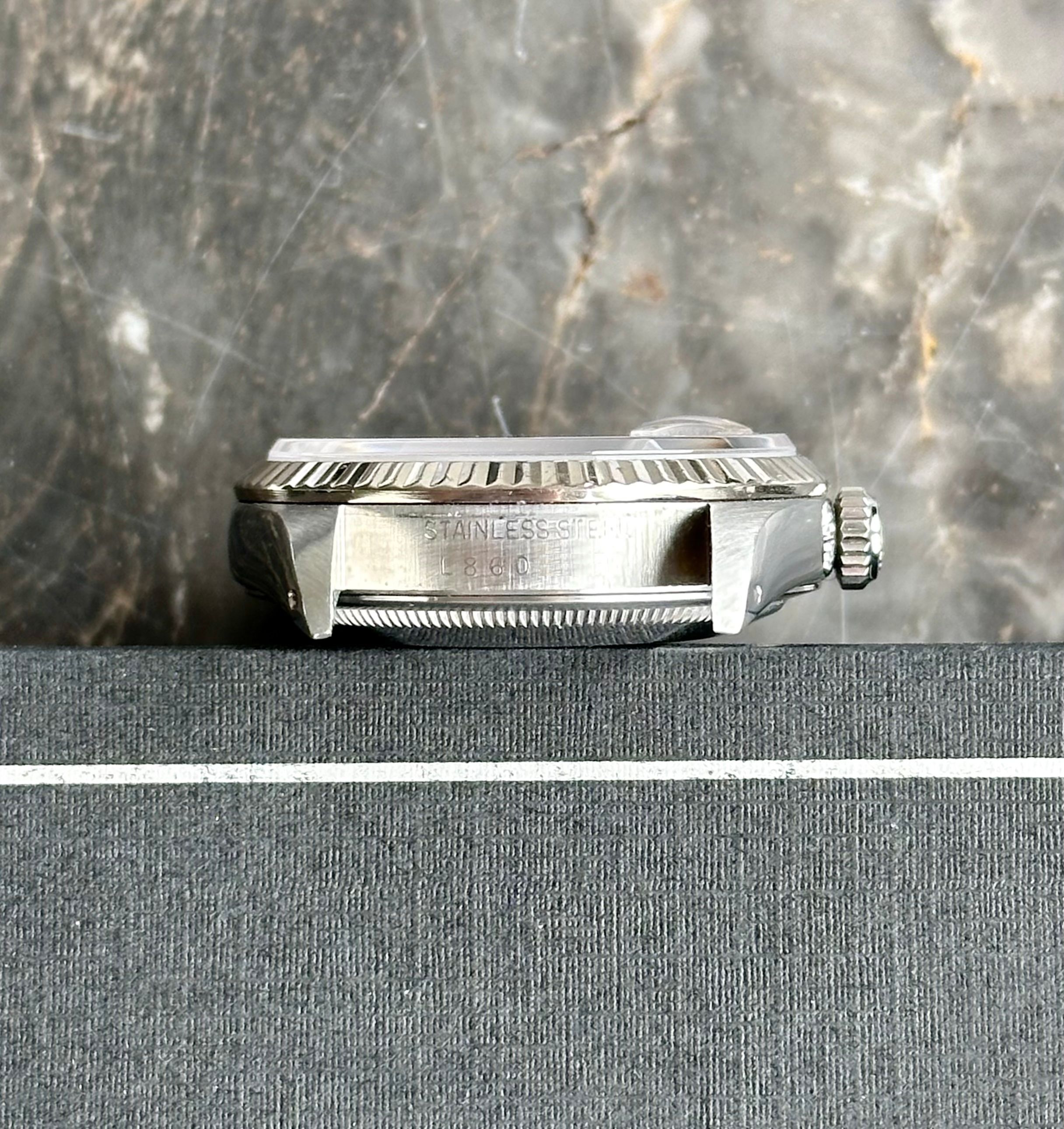 konomi 。ROLEX 純正 BOX PAPERS 2008 MINT Rolex Submariner No-Date 4 Line Dial 14060M