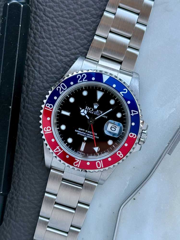 Featured image for Rolex GMT-Master "Pepsi" 16700 Black 1998 with original box and papers