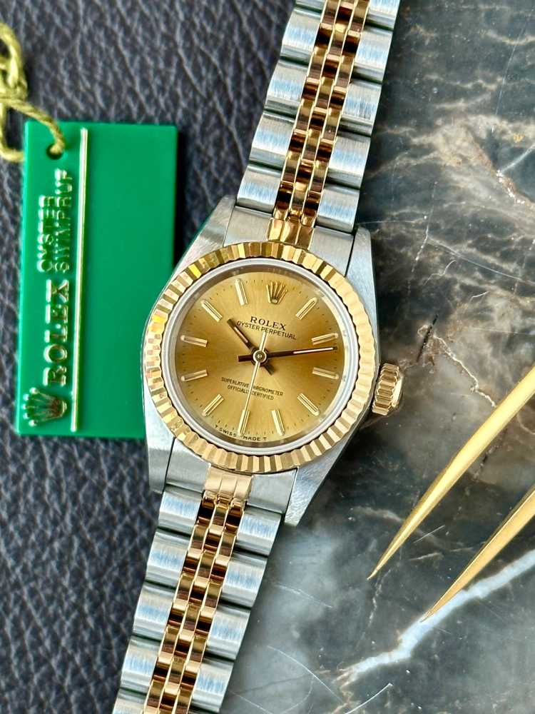 Featured image for Rolex Oyster Perpetual Lady 67193 Gold 1993 with original box and papers