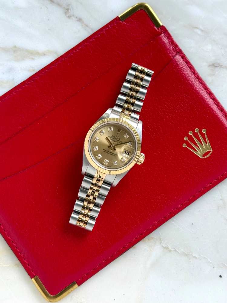 Wrist shot image for Rolex Lady-Datejust "Diamond" 69173 Gold 1995 with original box and papers 2