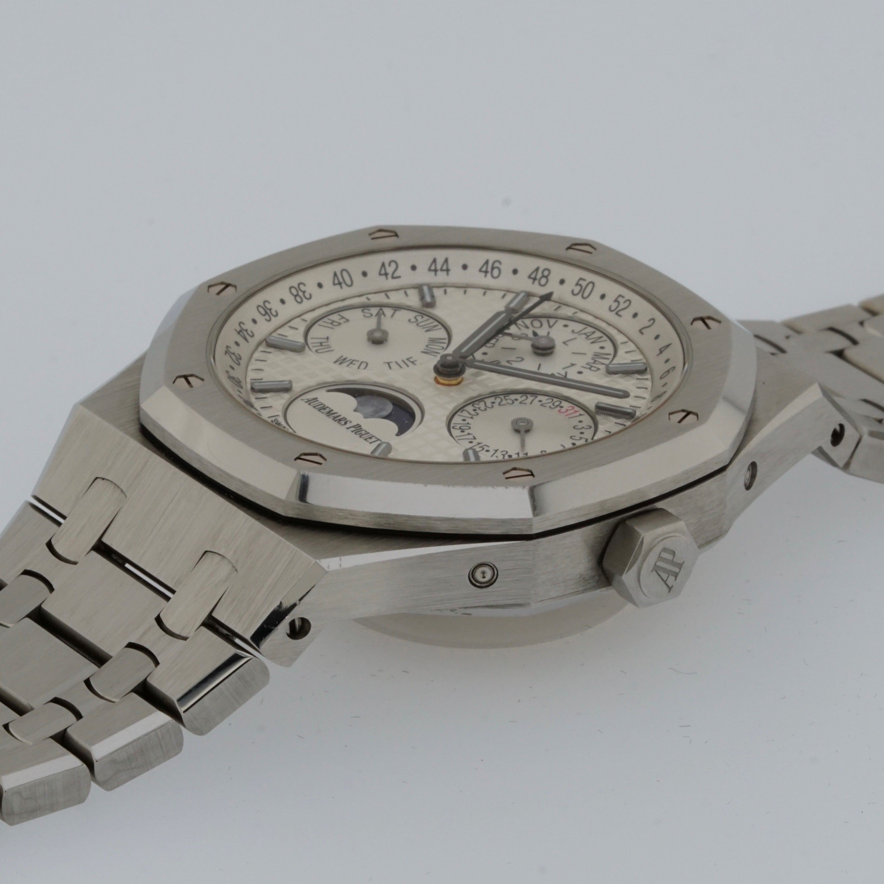 Audemars Piguet 掛時計　シルバー Audemars Piguet Royal Oak Perpetual Calendar 26574ST Silver 2018