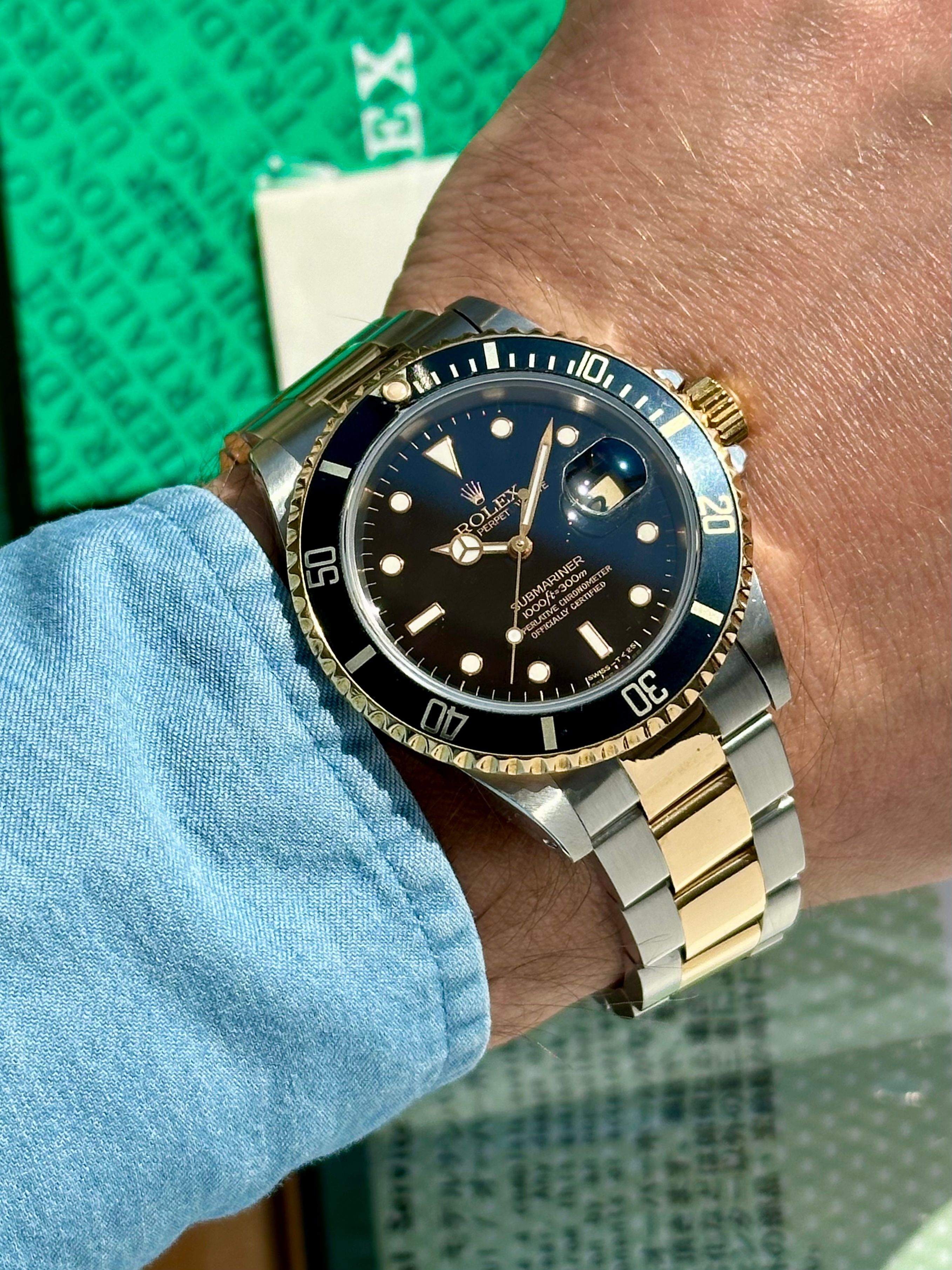 Rolex Submariner 16613 Black 1991 with original box and papers