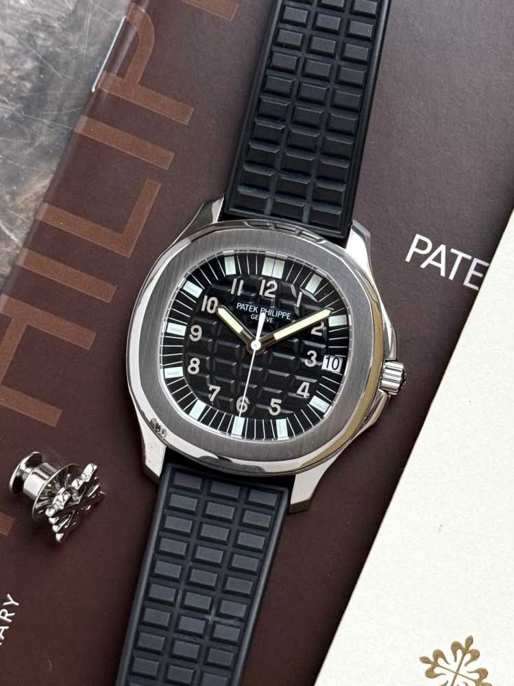 Featured image for Patek Philippe Aquanaut "Jumbo" 5065 Black 2006 with original box and papers