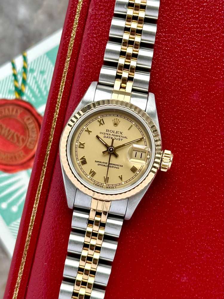 Current image for Rolex Lady-Datejust 69173 Gold 1990 with original box and papers 2