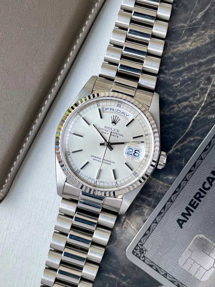 Featured image for Rolex Day-Date 18239 Silver 1990 with original box and papers