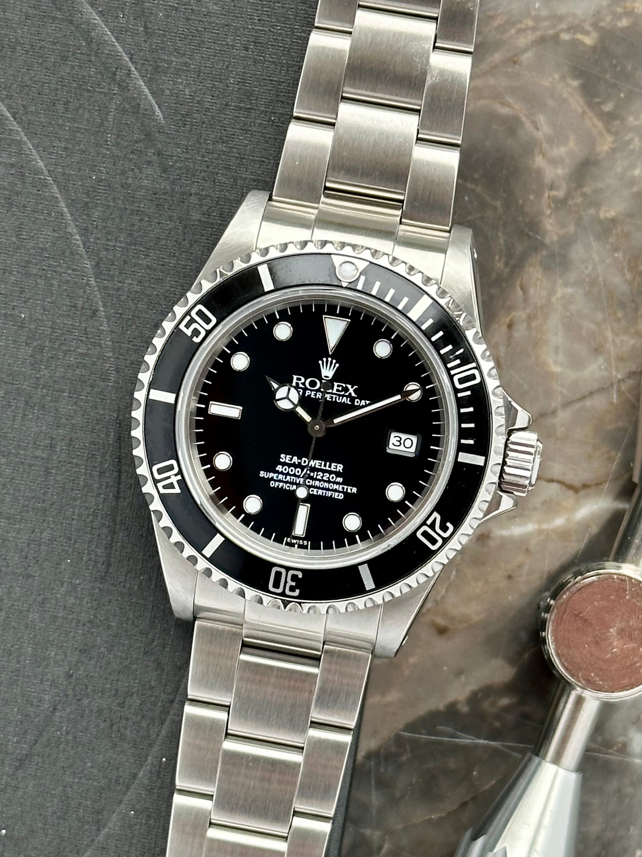 Rolex sea deals dweller 1998