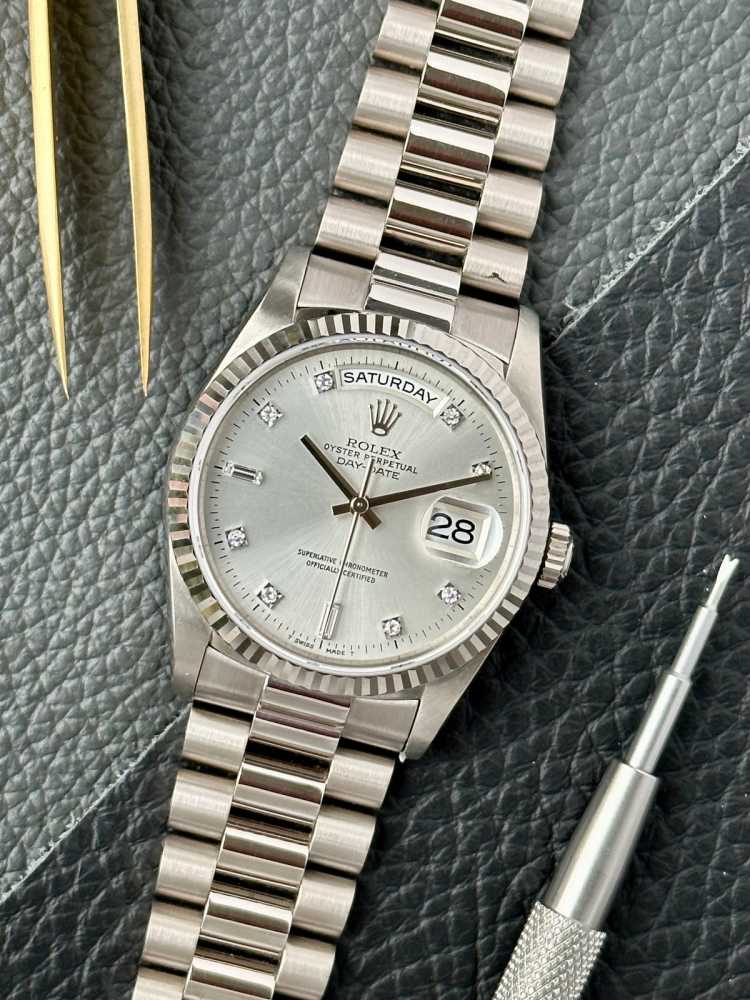 Featured image for Rolex Day-Date 18239 Silver 1995 