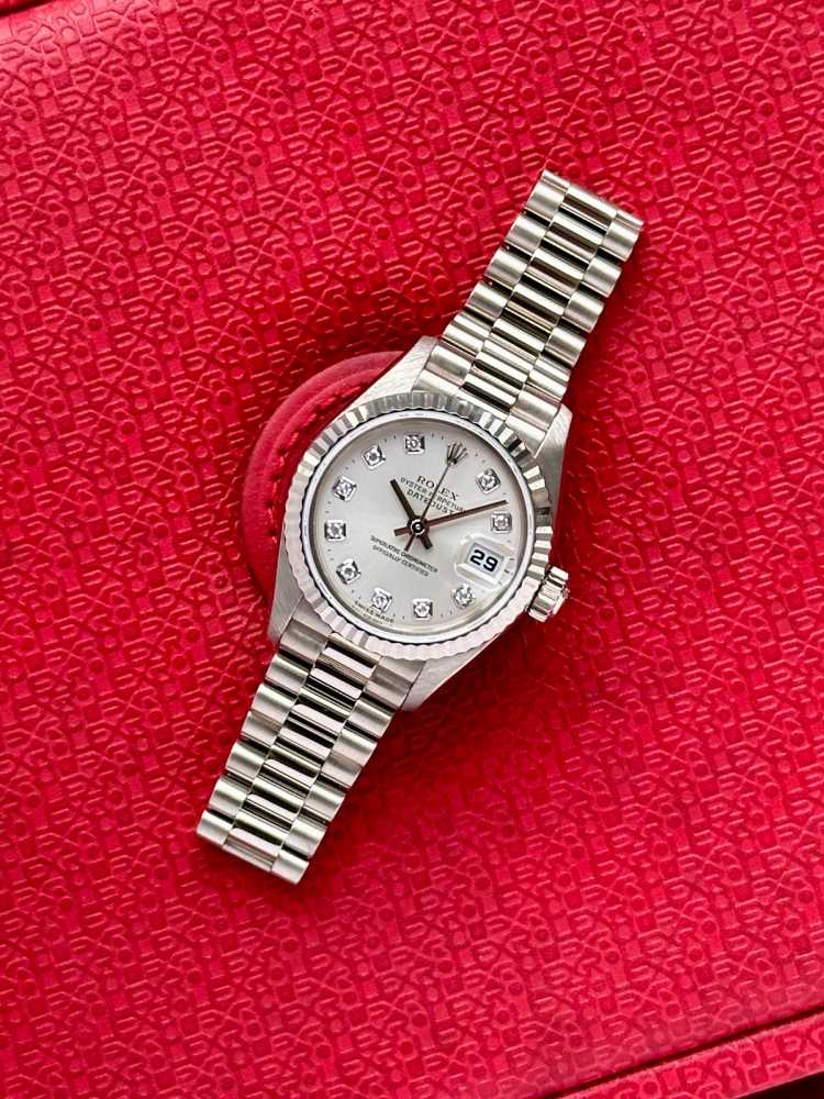 Wrist image for Rolex Lady-Datejust "Diamond" 79179 Silver 1999 with original box and papers