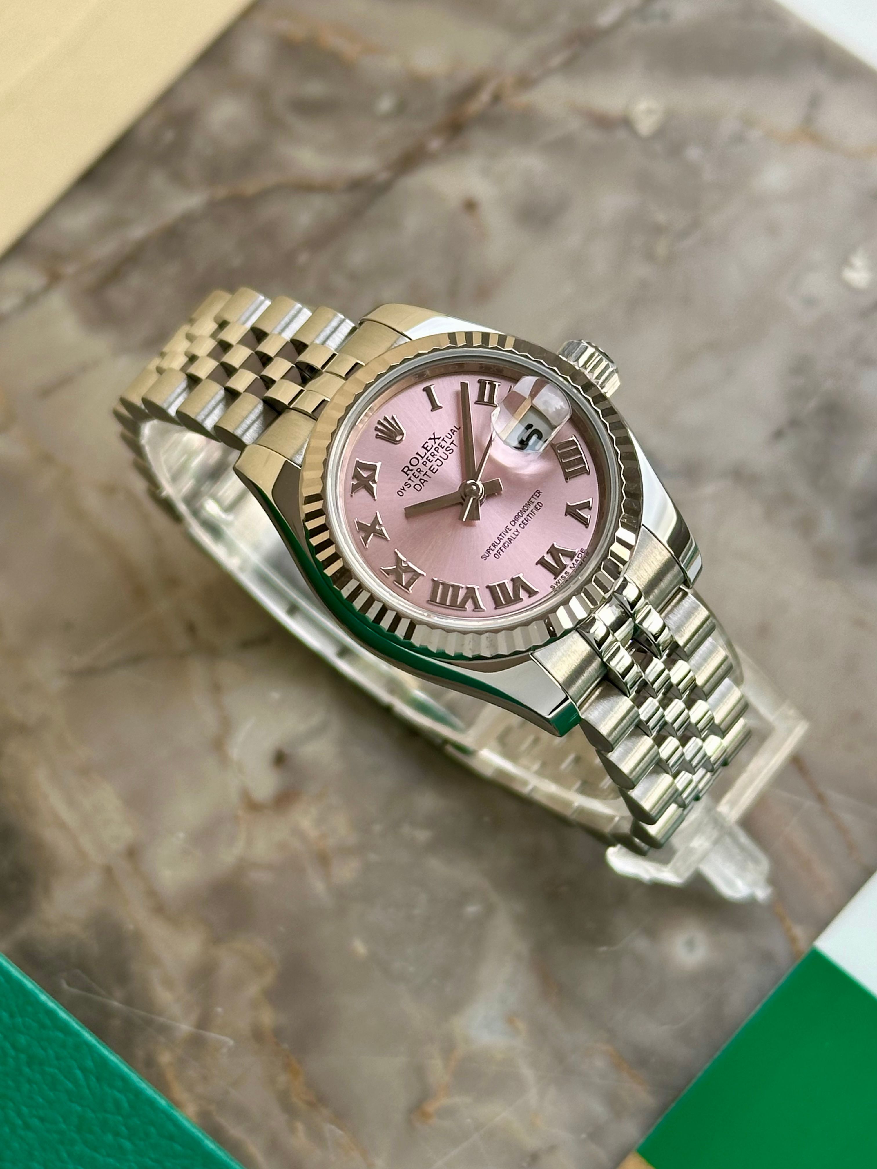 Rolex Lady-Datejust 179174 2016 with original box and papers