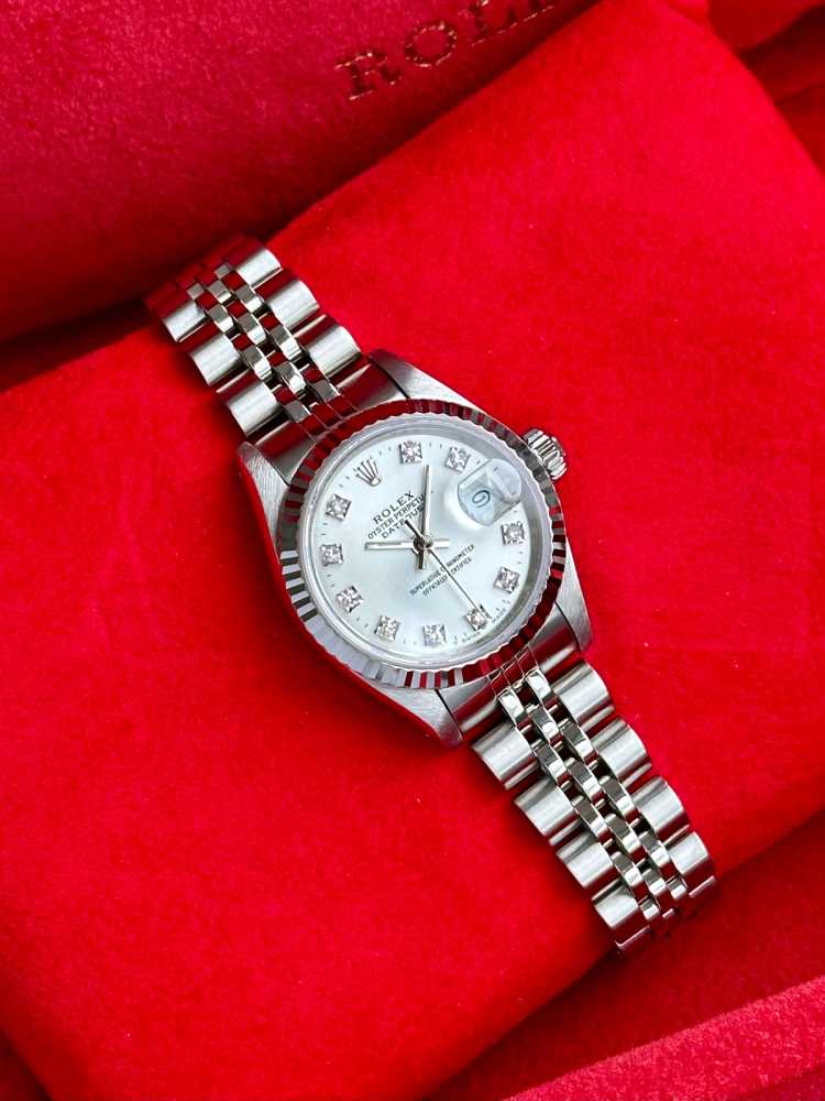 Wrist image for Rolex Lady-Datejust "Diamond" 69174G Silver 1987 with original box and papers