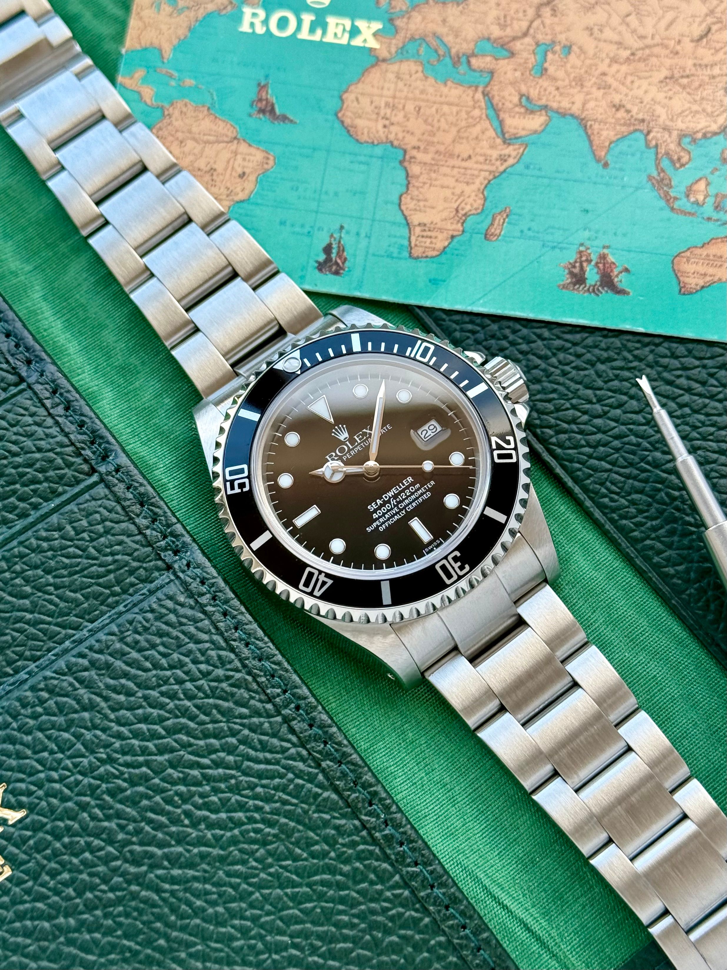 Rolex Sea-Dweller 16600 Black 1999 with original box and papers 2
